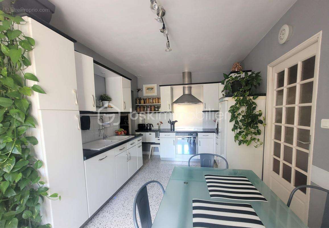 Villa 11 pièces 243 m2 à MUS - photo 6
