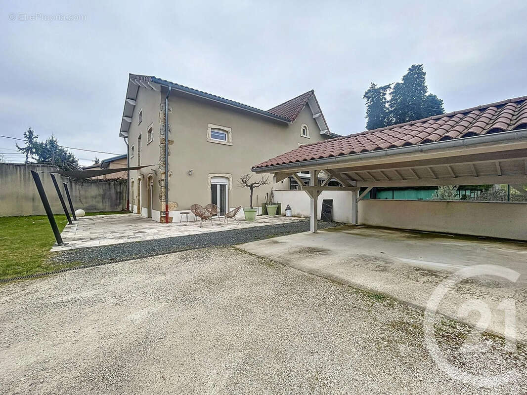 Maison à SAINT-QUENTIN-FALLAVIER