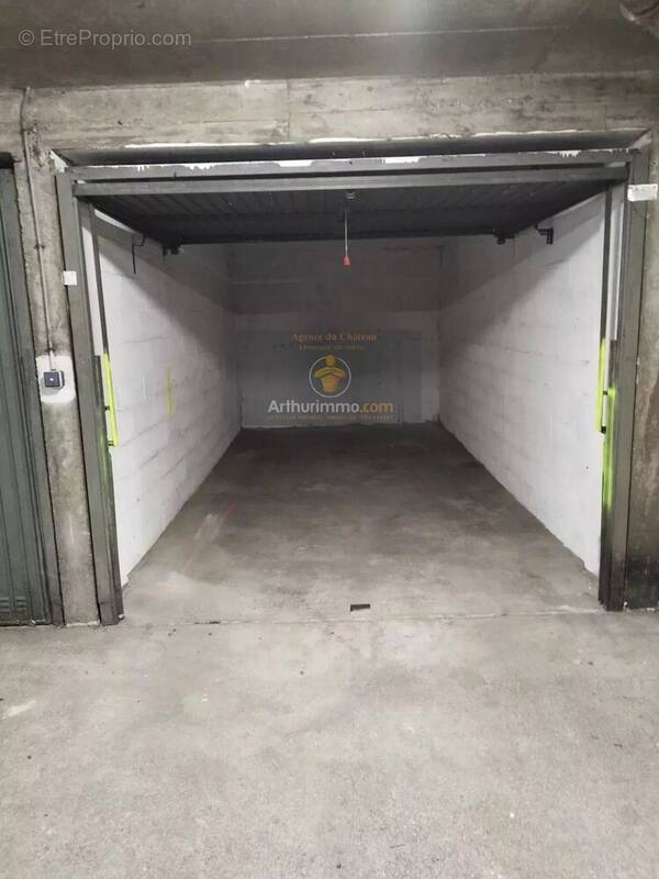 Parking à CHAMPIGNY-SUR-MARNE