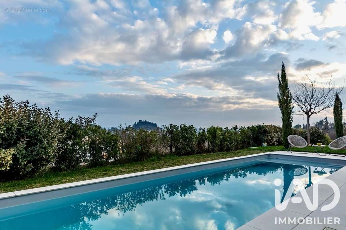 Maison 175 m² à Forcalquier  - photo 2