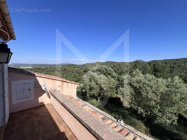 Maison à PEYROLLES-EN-PROVENCE