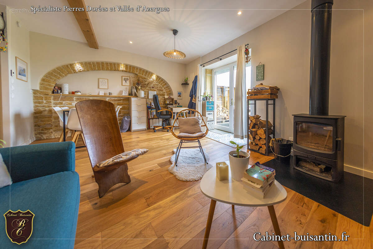 Maison à POUILLY-LE-MONIAL