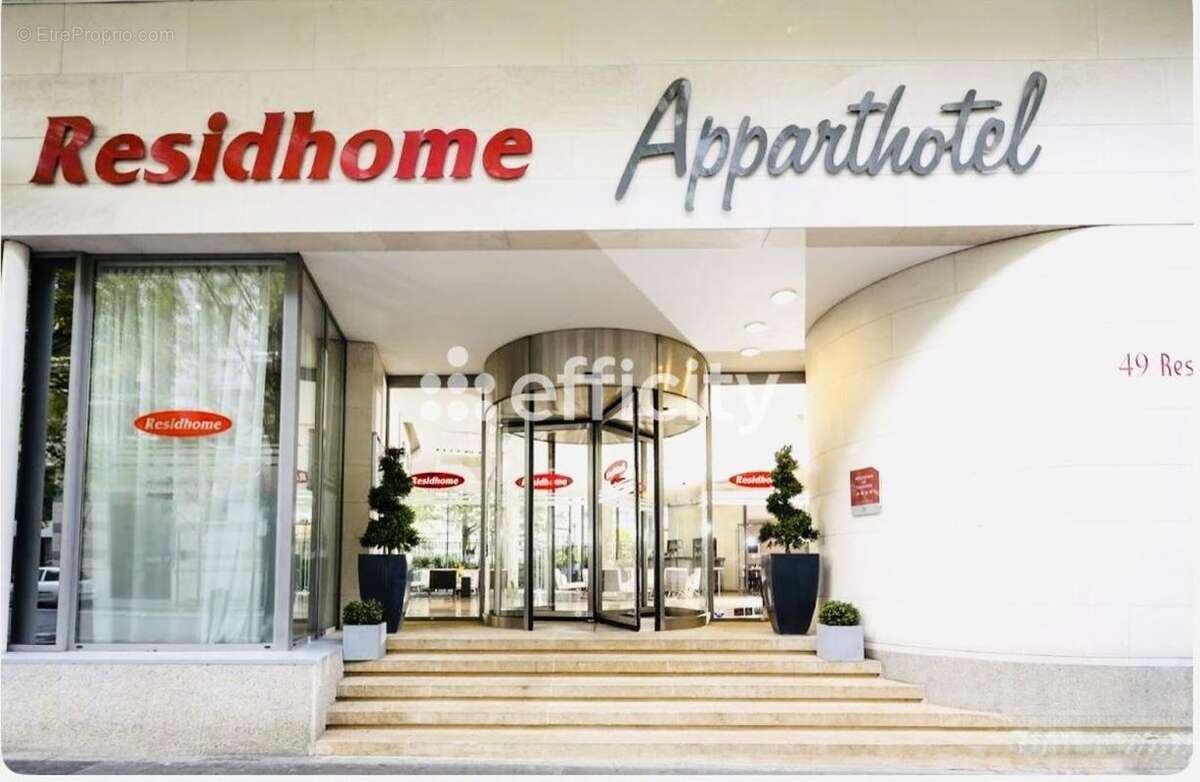 Appartement à COURBEVOIE