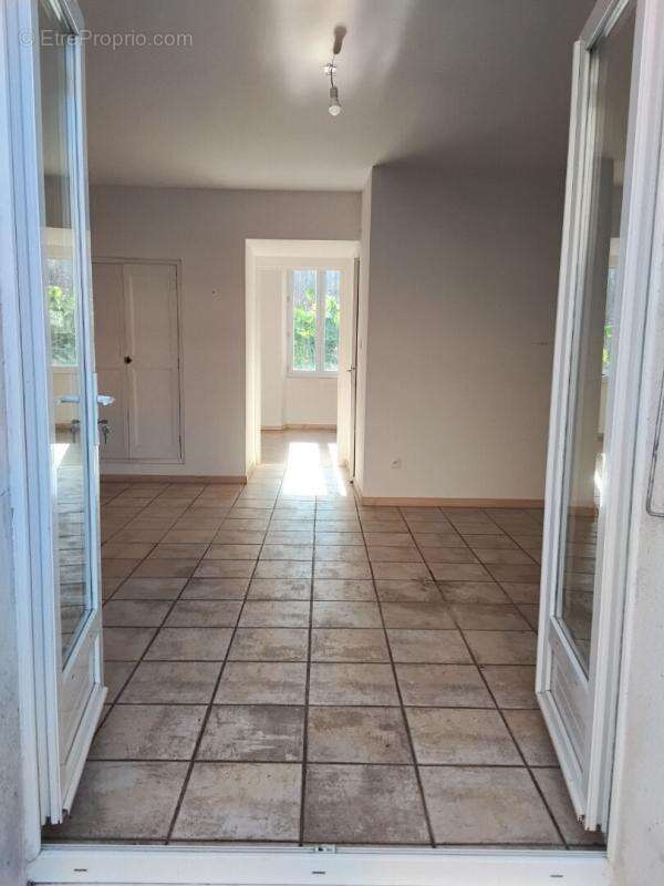 MEYRANNES (30) , Immeuble de rapport de 264 m² (4 lots) , Excellent DPE (C/A) ? Compteurs individuels - photo 9