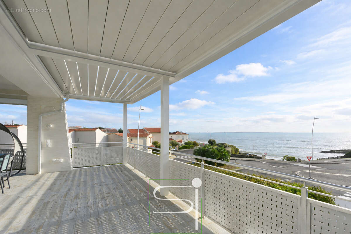 Maison à VAUX-SUR-MER