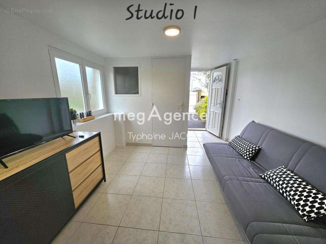 Ensemble rénové : maison 6 chambres, 1 studio et T2 - photo 15