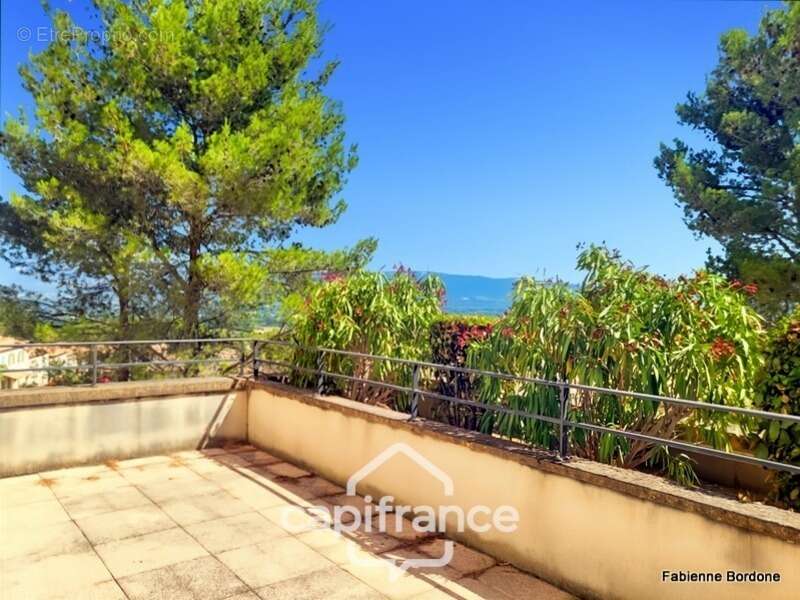 Appartement à MALLEMORT