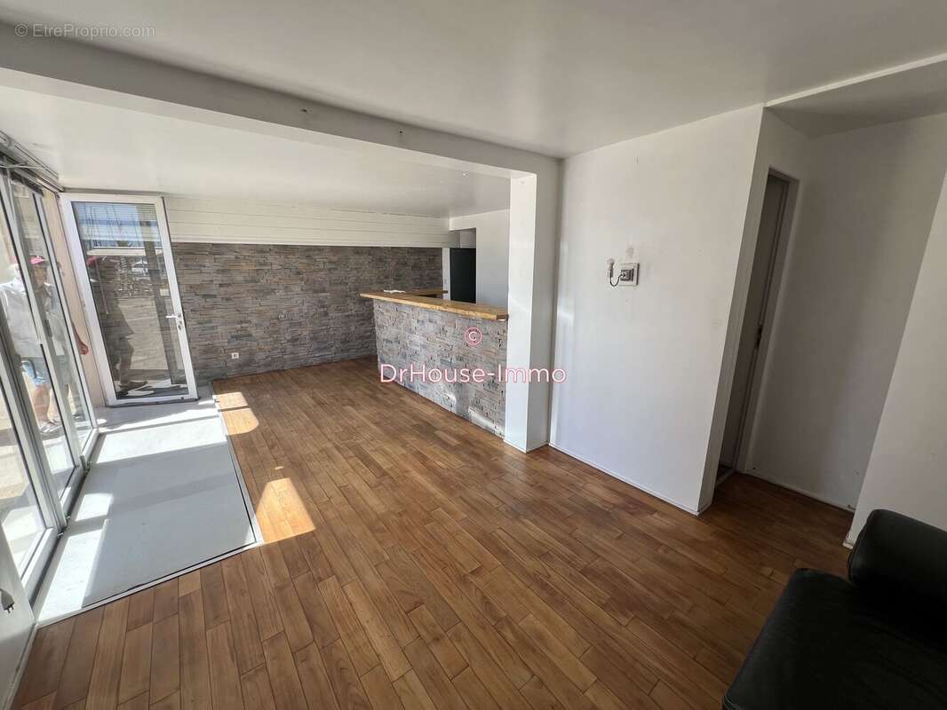 Commerce 91 m² à Le Grau-Du-Roi  - photo 15