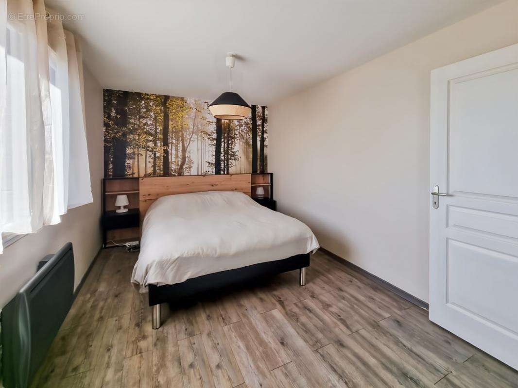 Maison à LA CHAPELLE-DU-CHATELARD