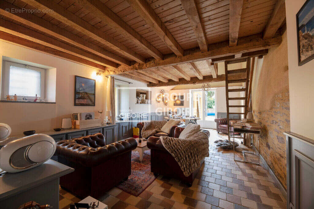 Maison à NOYAL-CHATILLON-SUR-SEICHE