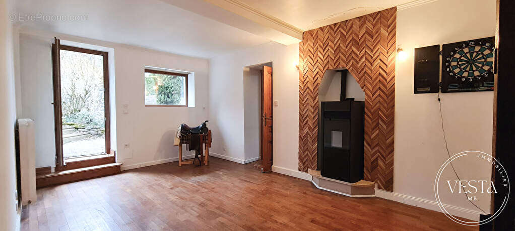 Maison à FLEUREY-SUR-OUCHE