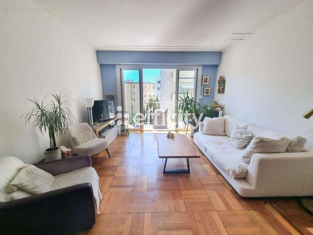Appartement à LE CANNET