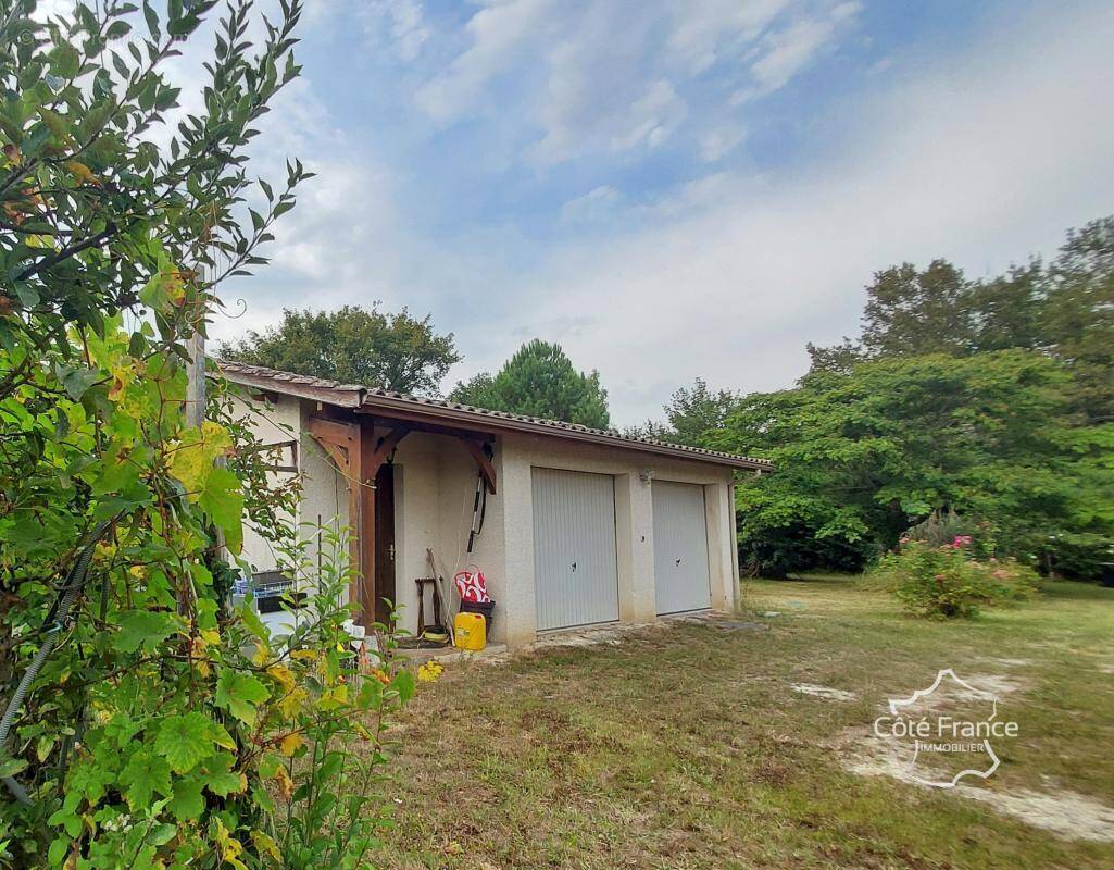 SOUS OFFRE - Maison grand terrain, piscine et garage - photo 7