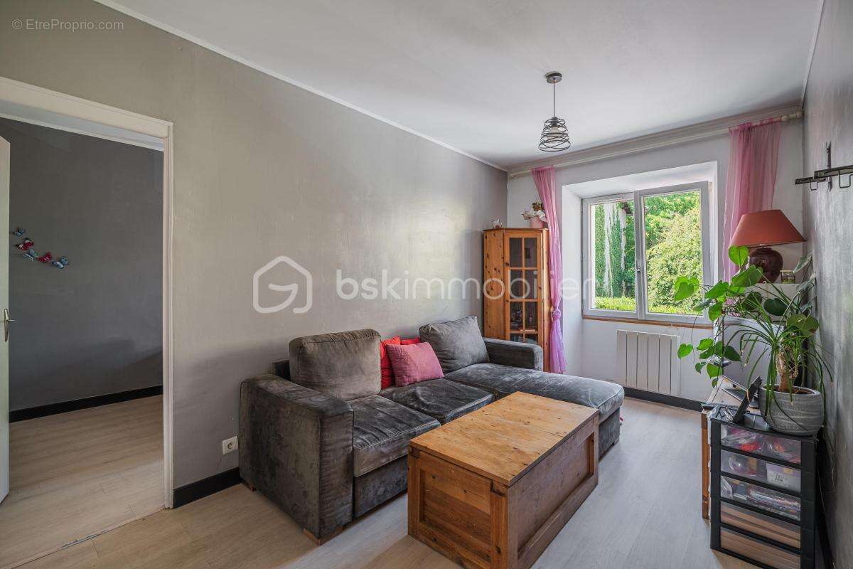 Appartement T3 avec terrasse en plein cœur de Rumilly – Idéal premier achat ou investissement - photo 4
