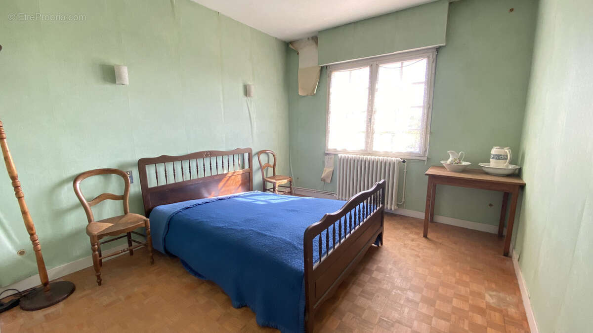 Maison à CHENAC-SAINT-SEURIN-D&#039;UZET