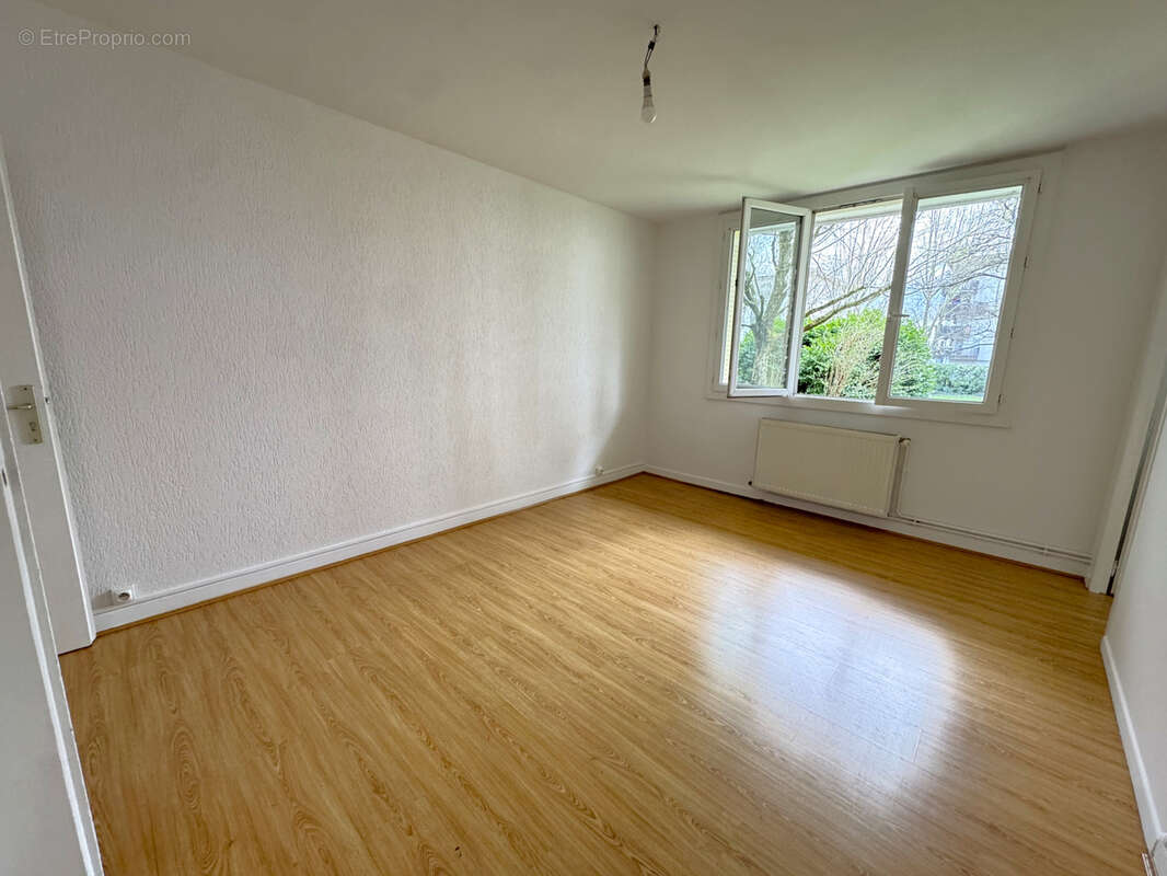 Appartement à SAINT-MARTIN-D'HERES