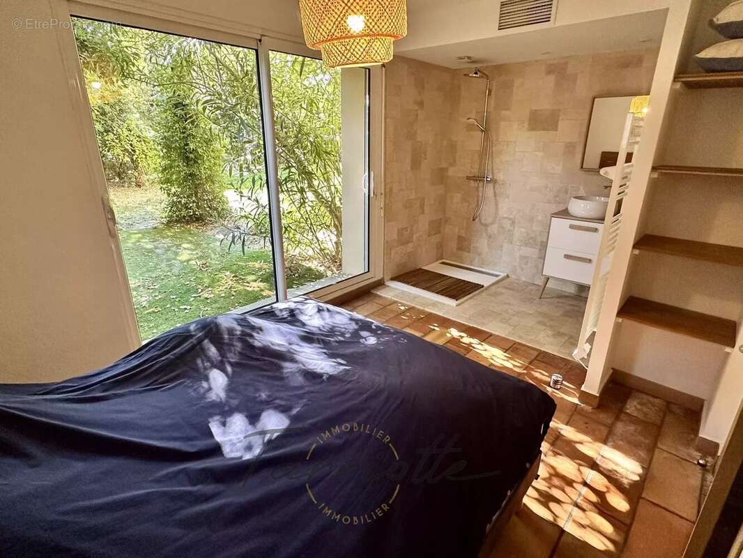 Maison à MONTELIMAR