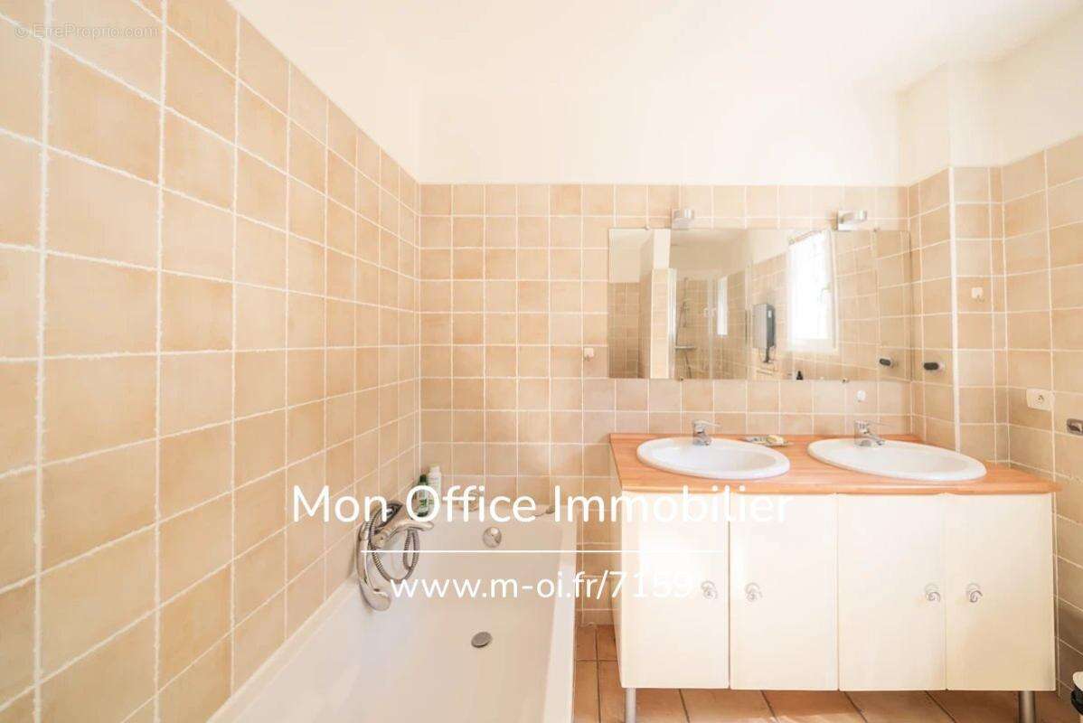 Référence : 7159-DVI - AIX EN PROVENCE - Celony - Bastide de caractère de 172 m² sur un terrain plat de 2 300 m² avec piscine - photo 10