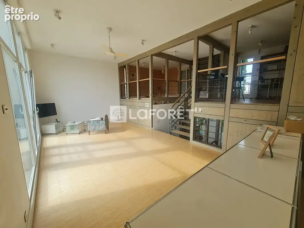 Maison atypique 145 m² , 4 chambres avec 12,17 ares + terrain constructible en sus - photo 3