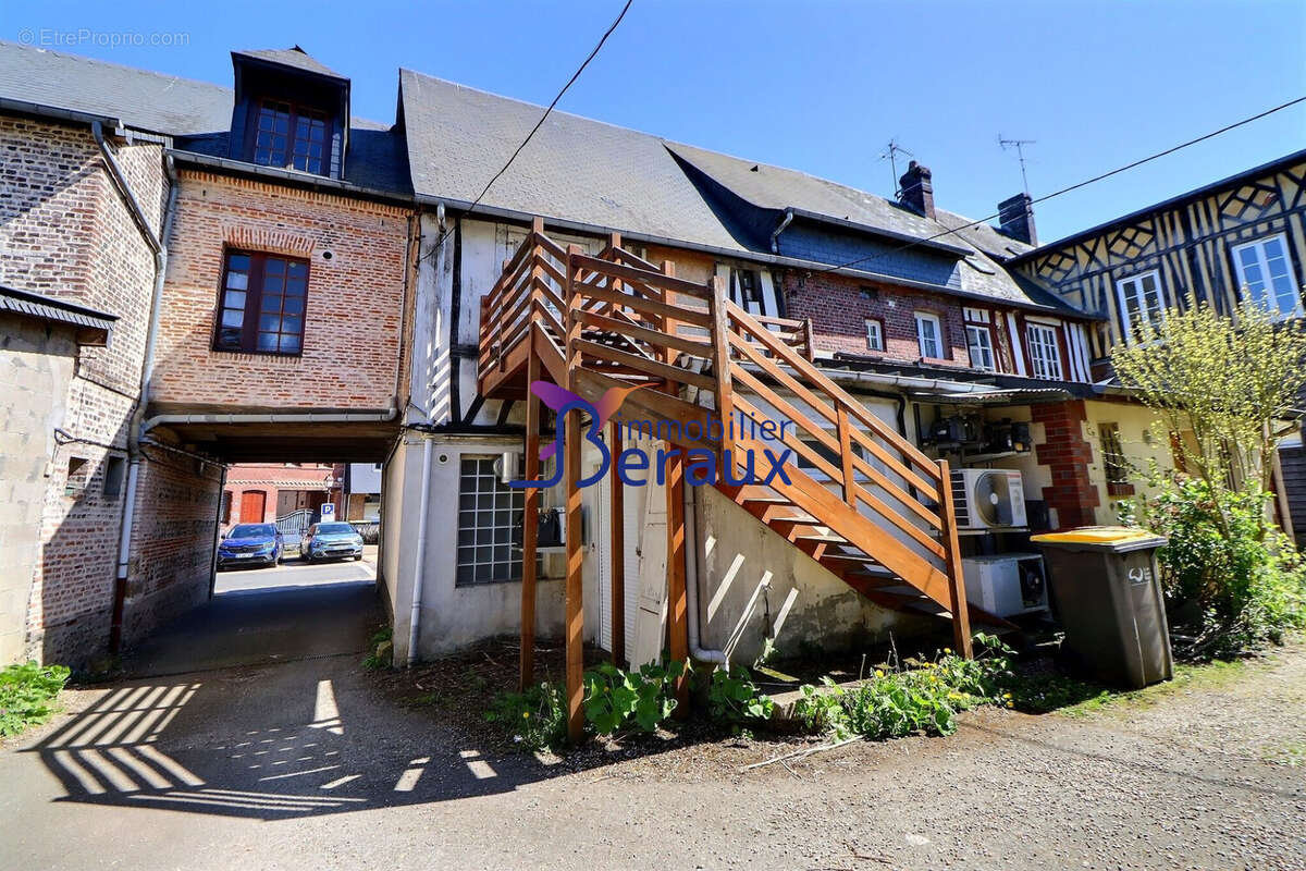 Appartement à CLERES