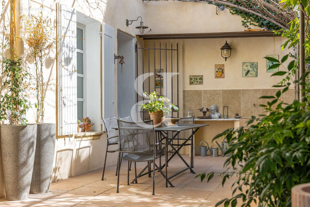Maison à VAISON-LA-ROMAINE
