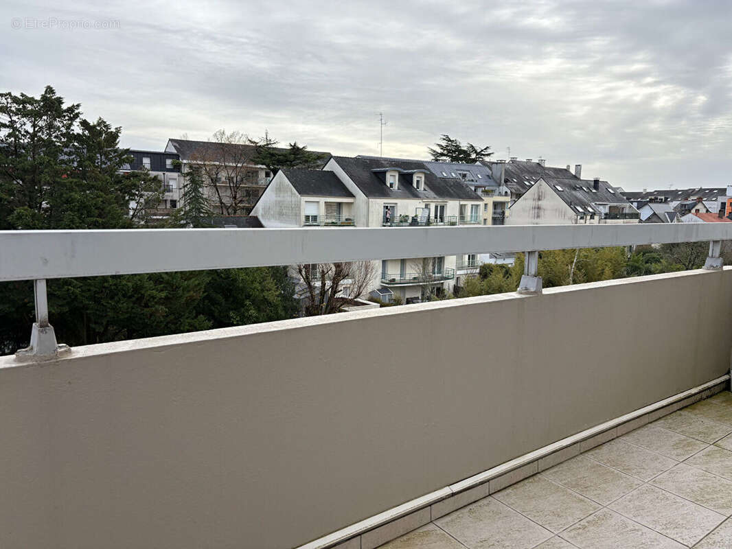 Appartement T5 seul au dernier étage traversant Est/Ouest avec balcons, ascenseur et grand garage double - photo 8