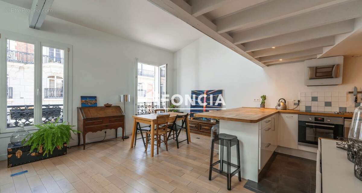 Appartement à PARIS-17E