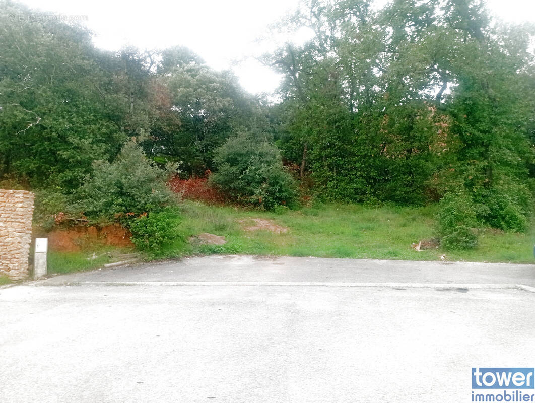 Terrain à BAGNOLS-SUR-CEZE