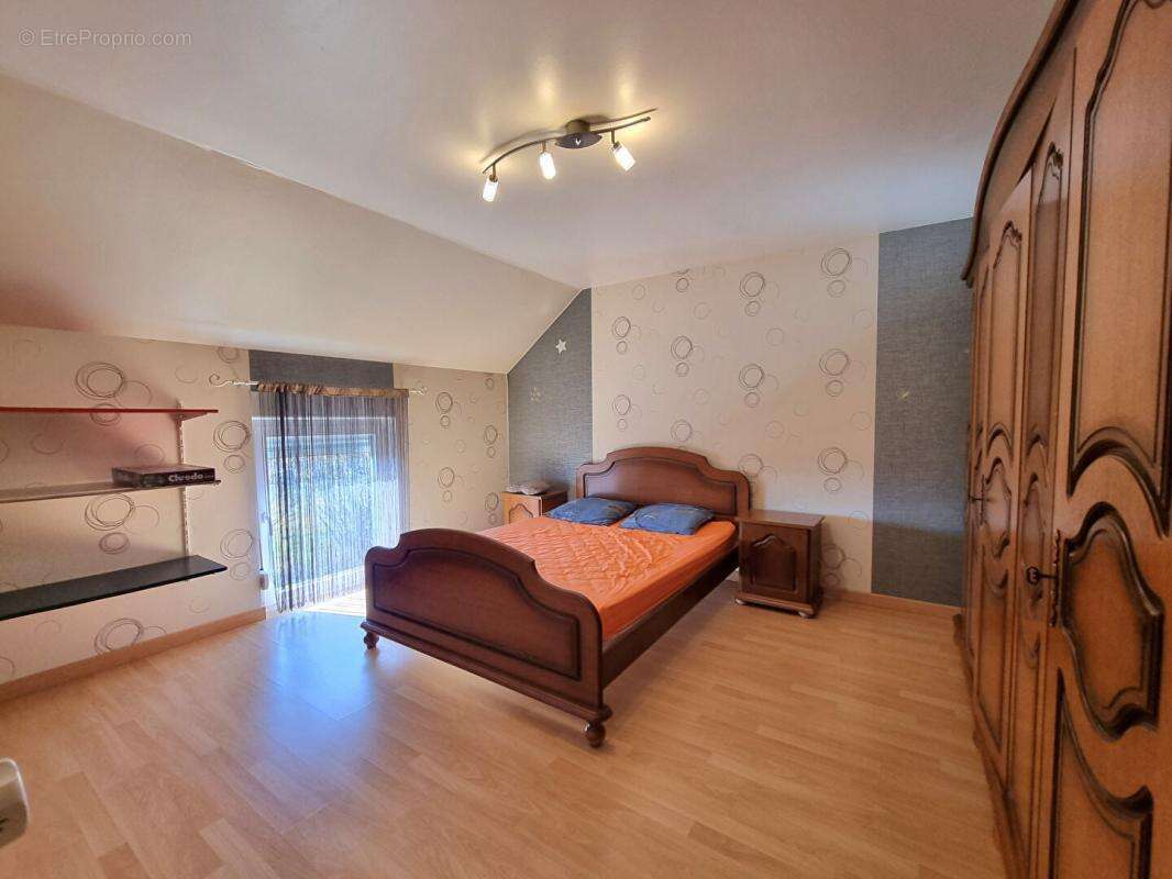 Maison à NEUVILLE-LEZ-BEAULIEU