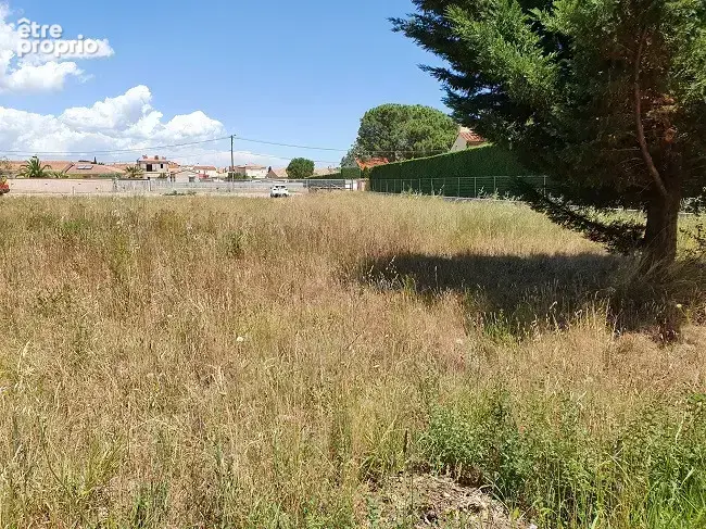 Terrain à SAINT-ESTEVE