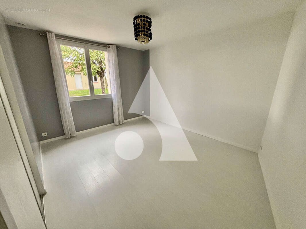 Maison à LA VARENNE