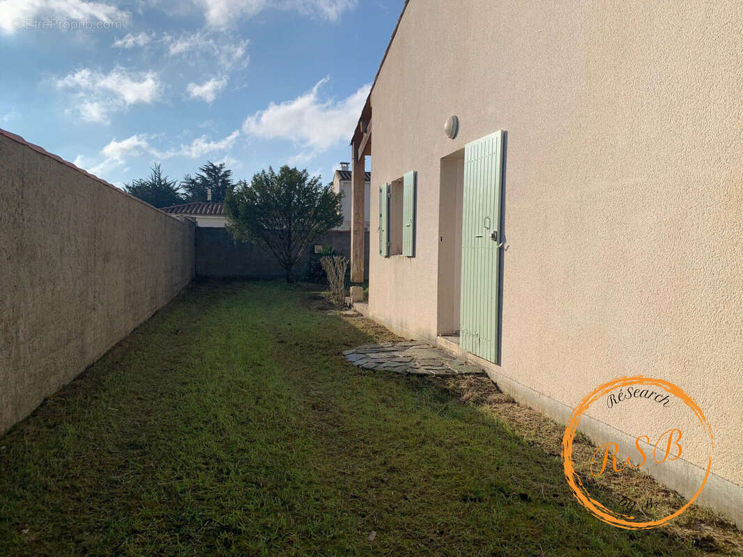 Maison 100 m² à La Flotte  - photo 7