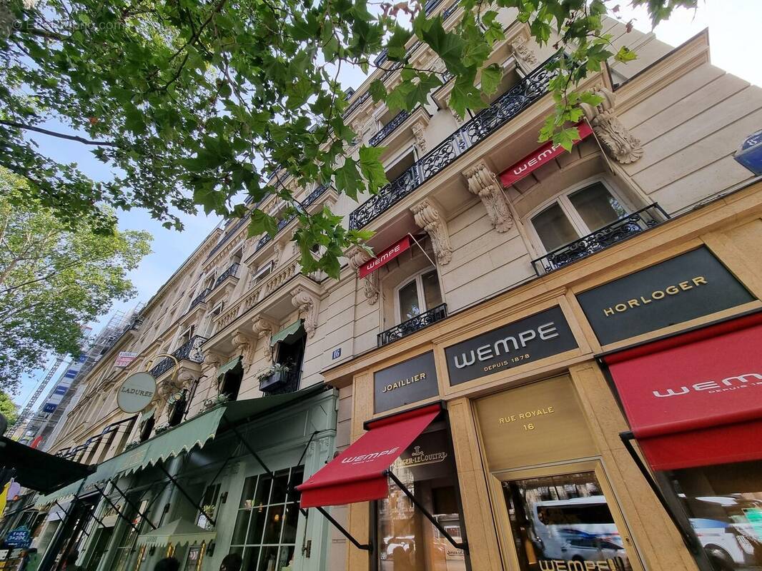 Appartement à PARIS-8E