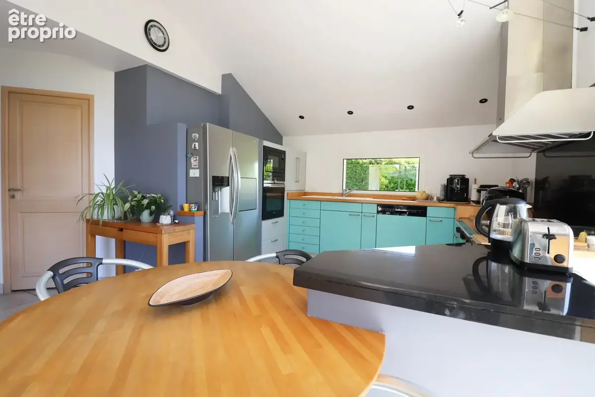 Maison 214 m² à Saint-Ismier  - photo 8