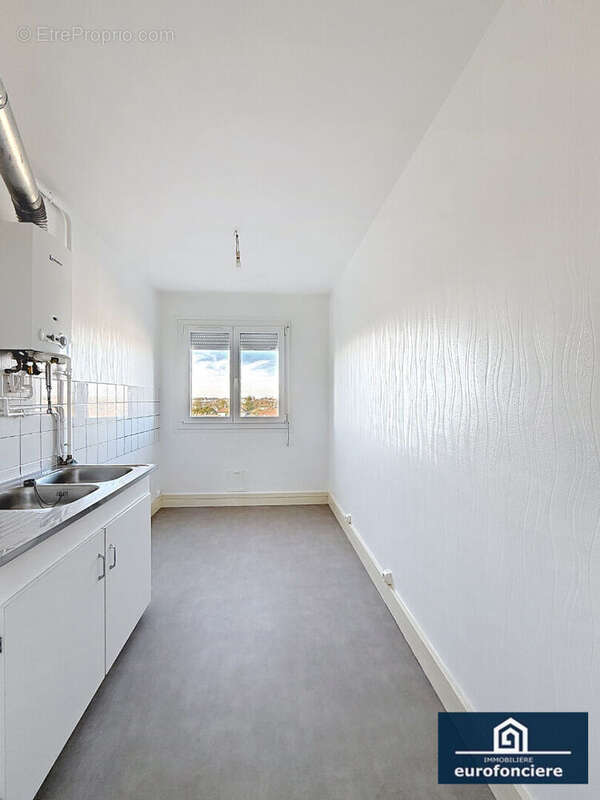 Appartement à LA CHAPELLE-SAINT-LUC