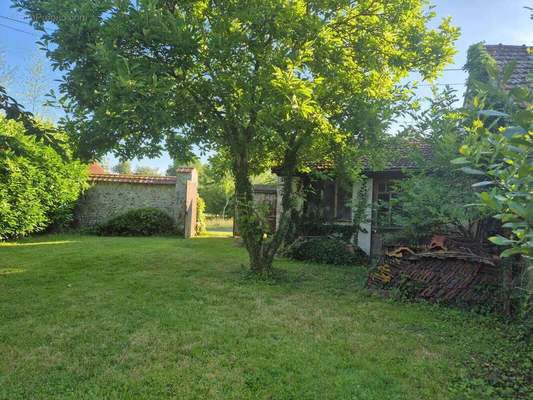 Photo 2 - Terrain à BONNIERES-SUR-SEINE