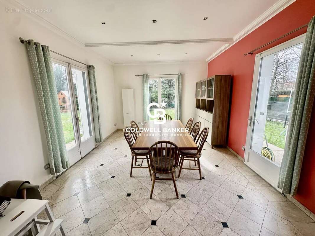 Maison à LE VESINET