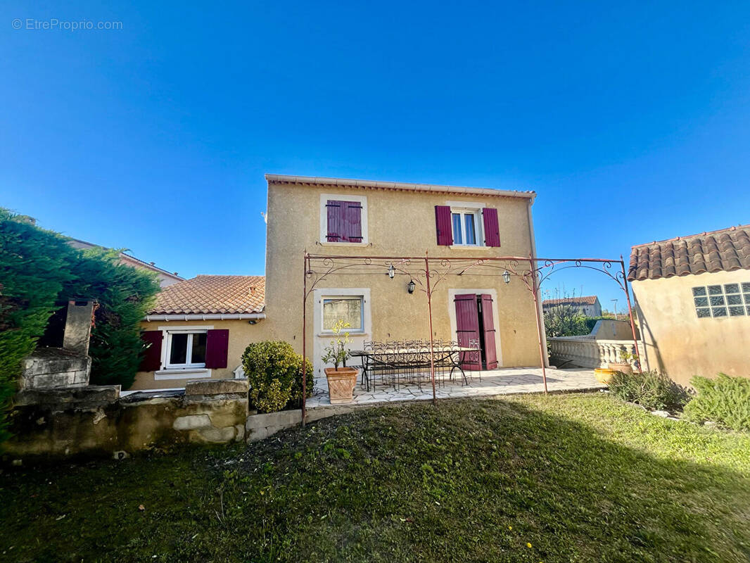 Maison à L&#039;ISLE-SUR-LA-SORGUE