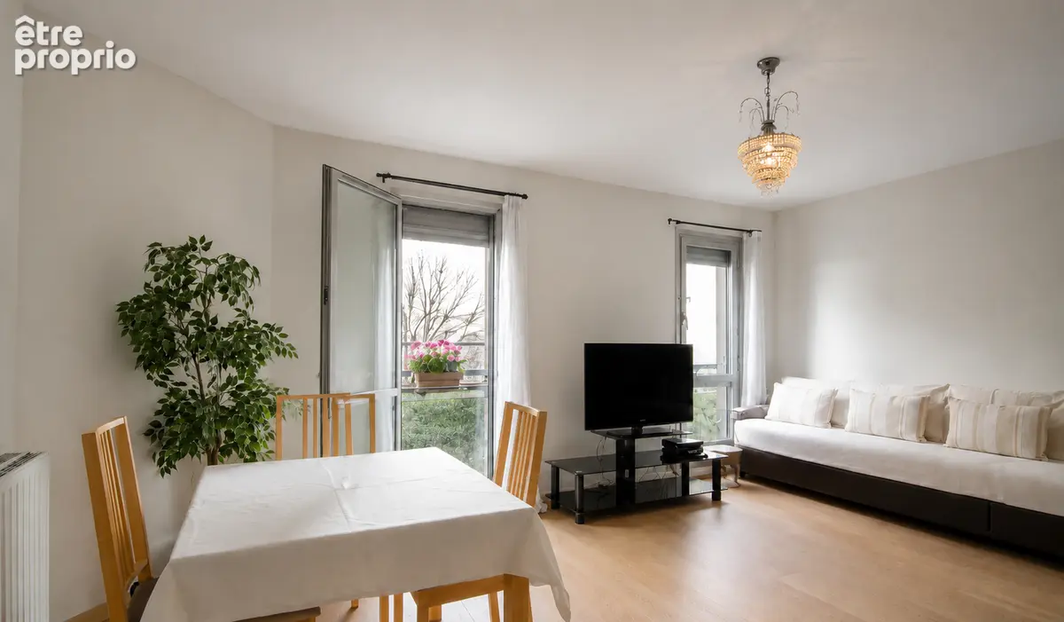 Appartement à COURBEVOIE