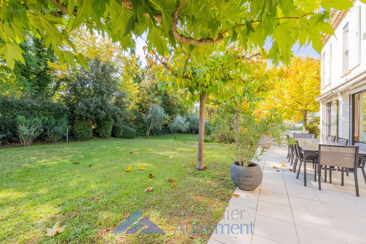 Maison à LE THOLONET