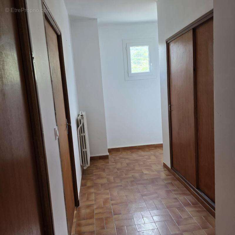 Spacieuse maison avec un joli terrain - photo 15
