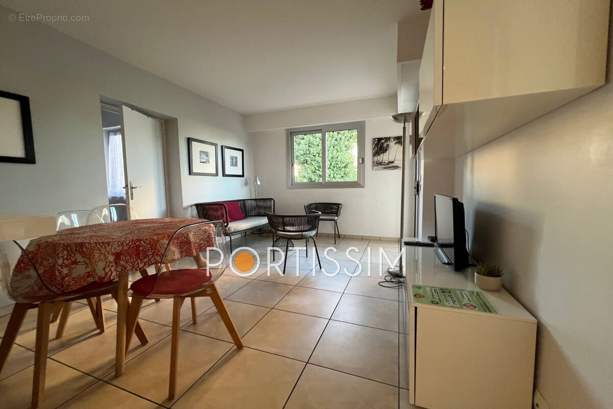 Appartement à SAINT-LAURENT-DU-VAR