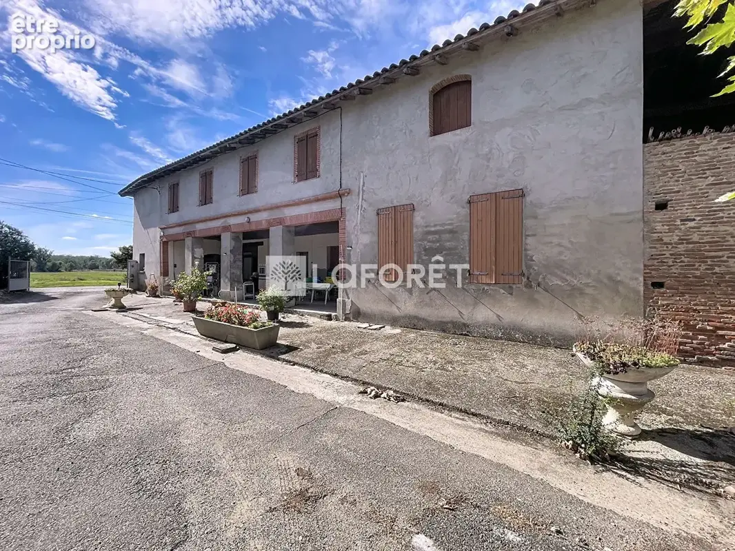 Ensemble immobilier - ferme + dépendances + maison de maître - 485 m2 - 14549 m2 terrain - photo 2
