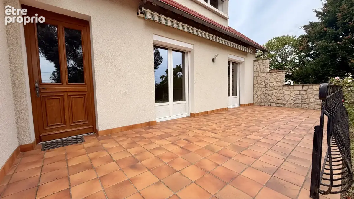 BRIARE - Maison familiale 178m2 + garage camping car - photo 16