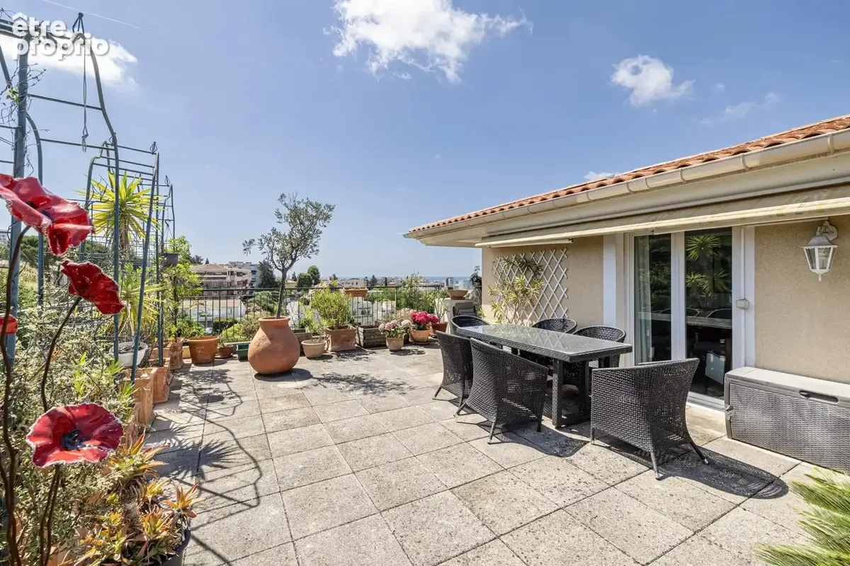 Nice – Corniche Fleurie – Superbe 4 Pièces avec Terrasse Exceptionnelle de 85 m², Vue Mer Panoramique et Piscine - photo 3