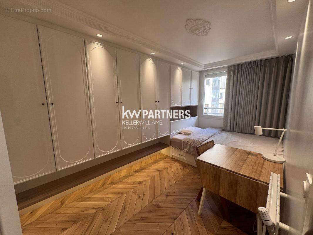 Appartement T4 (87 m²) en vente à Paris - photo 11