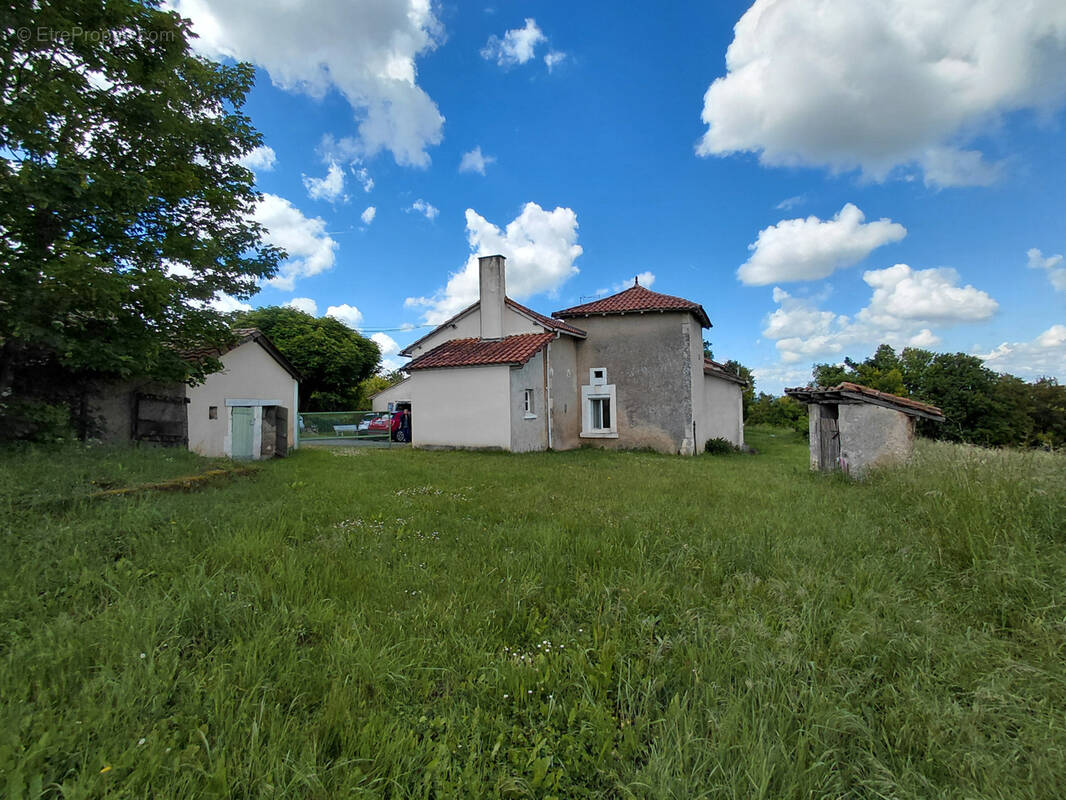 Maison à TOCANE-SAINT-APRE