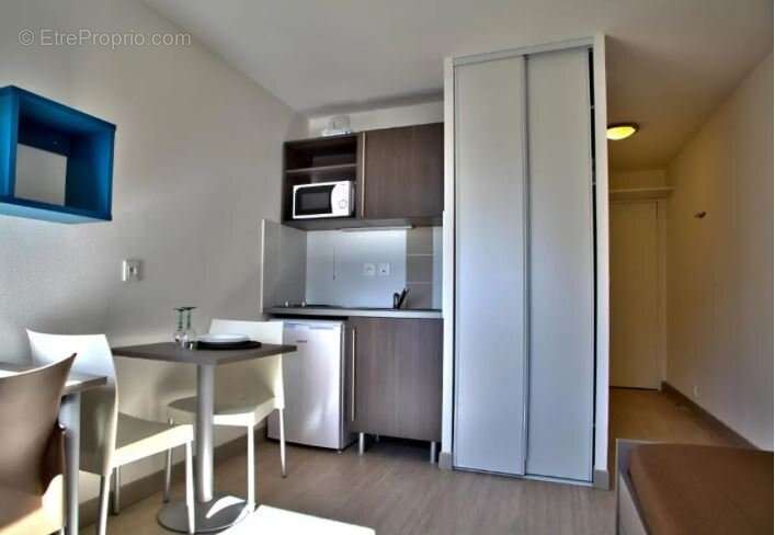 INVESTISSEMENT LOCATIF  MARSEILLE - Résidence Nexity Studéa Euroméditerranée 2 - 5.95%  de rentabilité. - photo 2