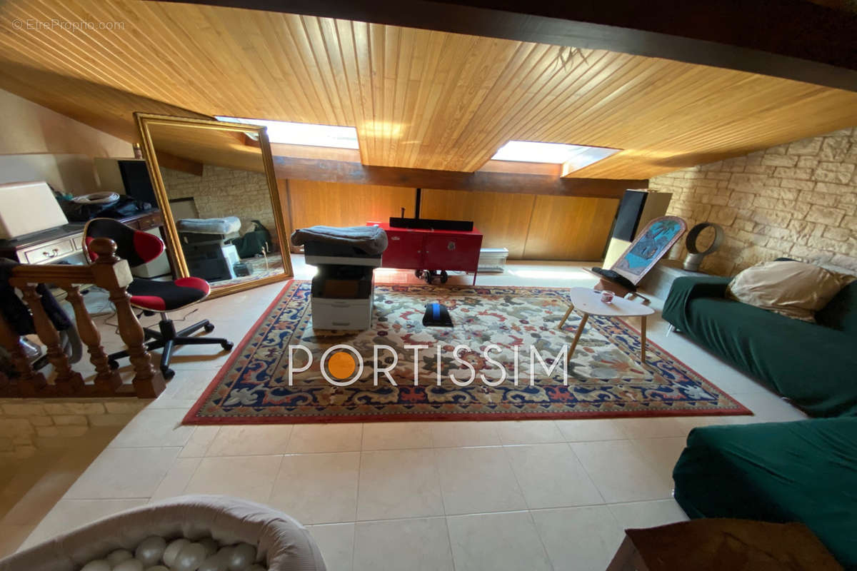 Maison à SAINT-LAURENT-DU-VAR