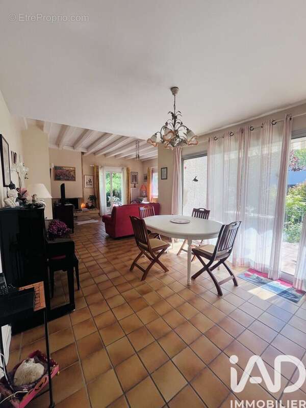 Photo 5 - Maison à SAINT-JULIEN-LES-VILLAS